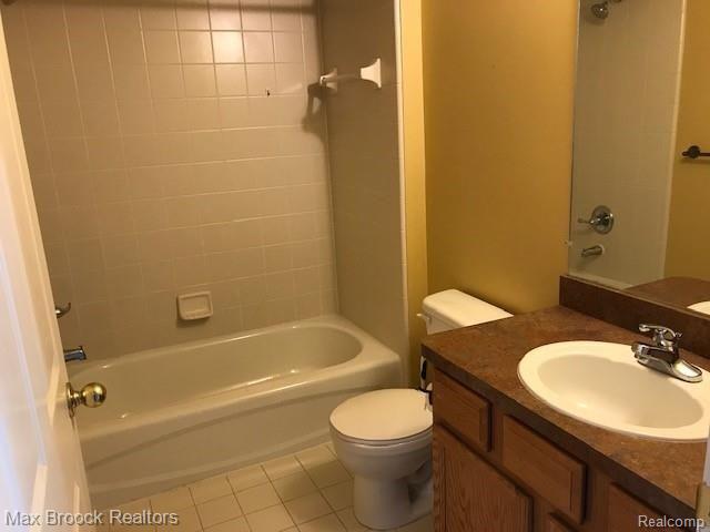 421 OLD PINE Way, Walled Lake, MI 48390 — Photo 15