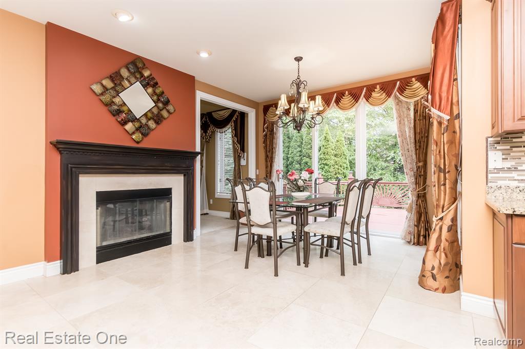 18090 Peninsula Way, Northville, MI 48168 — Photo 35