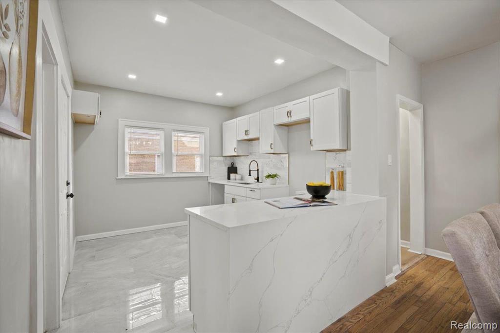 473 CHALMERS Street, Detroit, MI 48215 — Photo 13