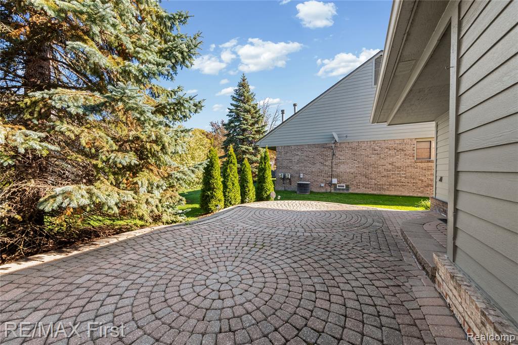 4469 Hickory Court, Warren, MI 48092 — Photo 3