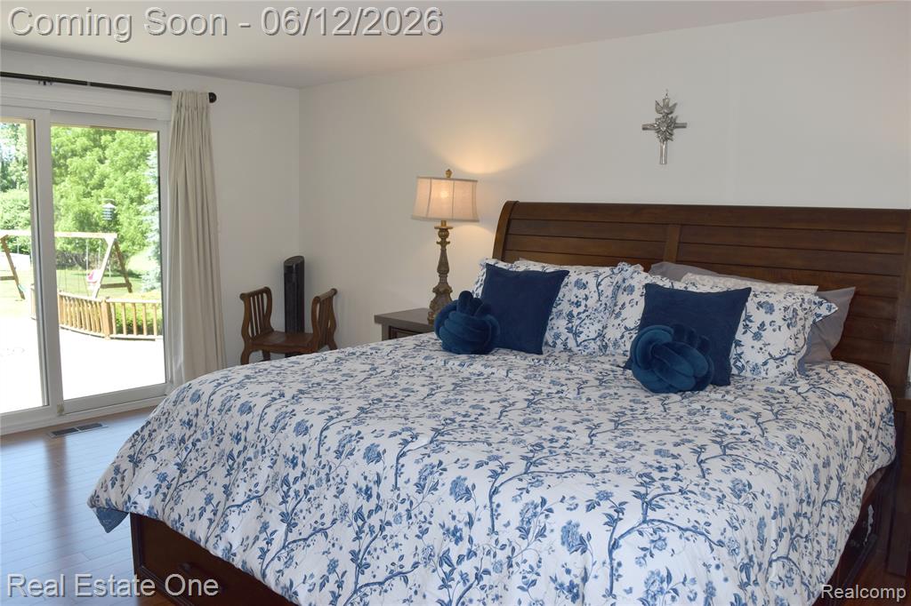 5324 Greenbriar Drive, West Bloomfield, MI 48323 — Photo 17
