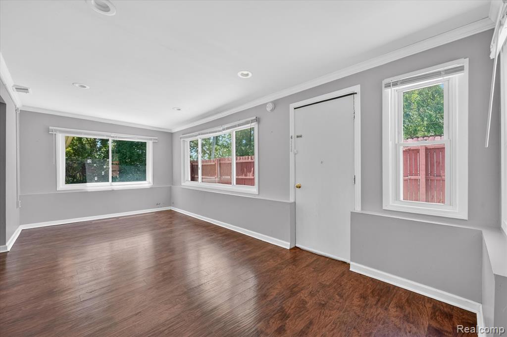 401 W Liberty Street, South Lyon, MI 48178 — Photo 13