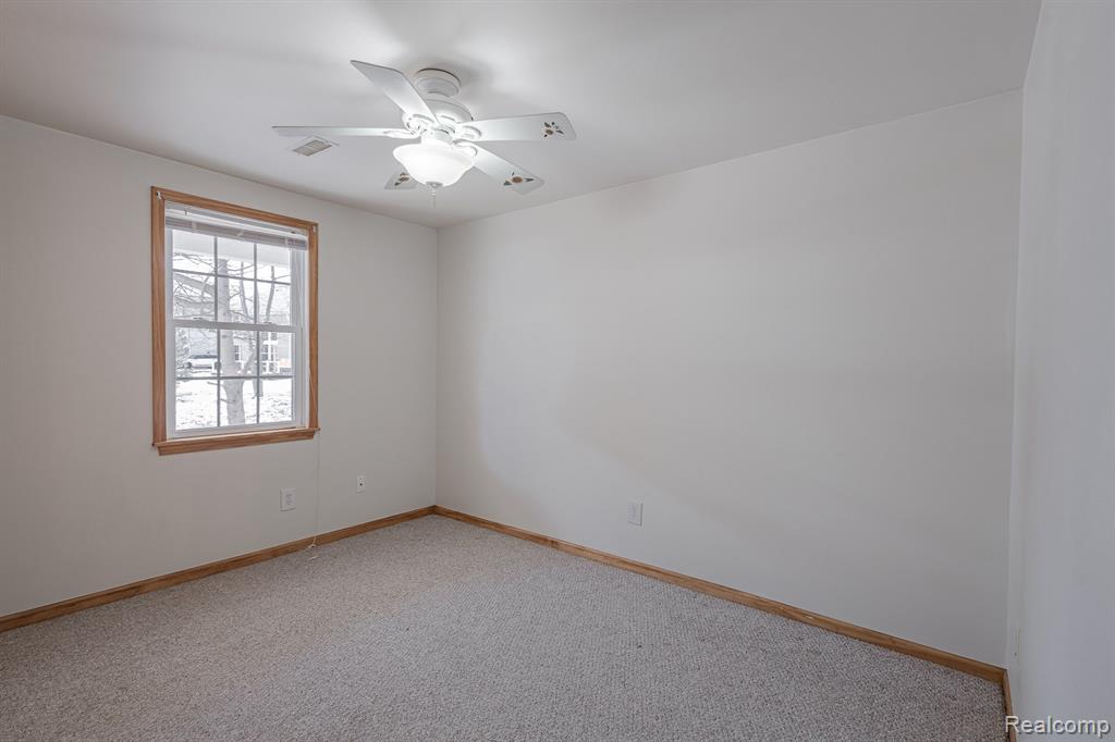 6194 E HILL Road, Grand Blanc, MI 48439 — Photo 13