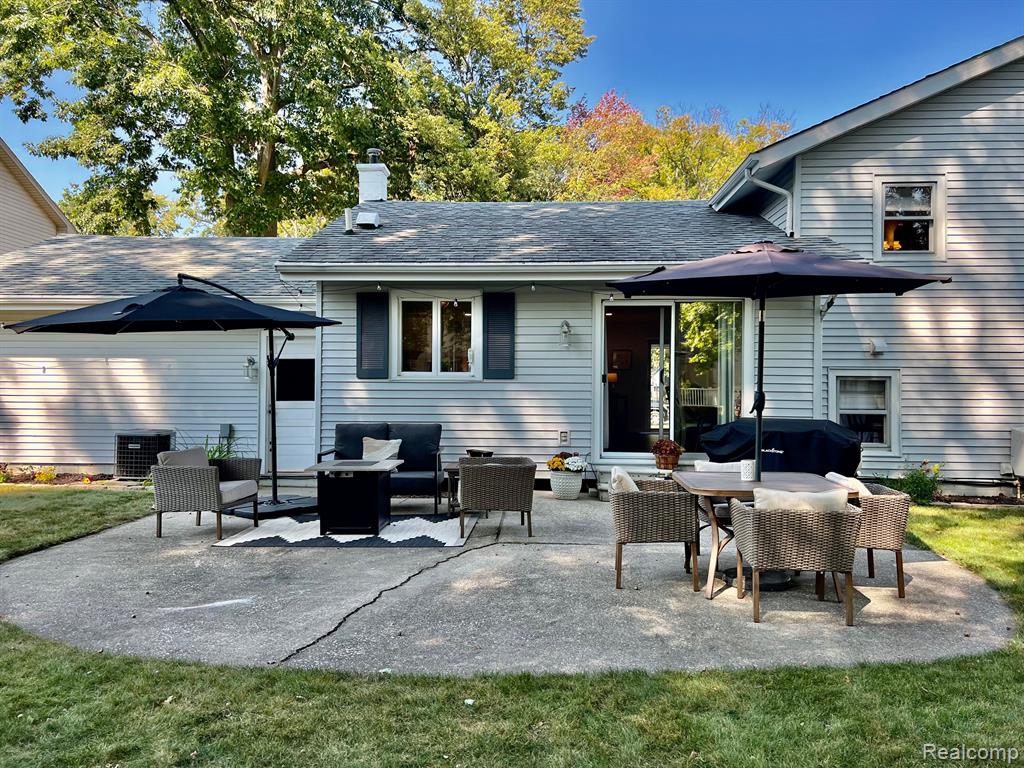 4245 SURREY Lane, Fort Gratiot, MI 48059 — Photo 33