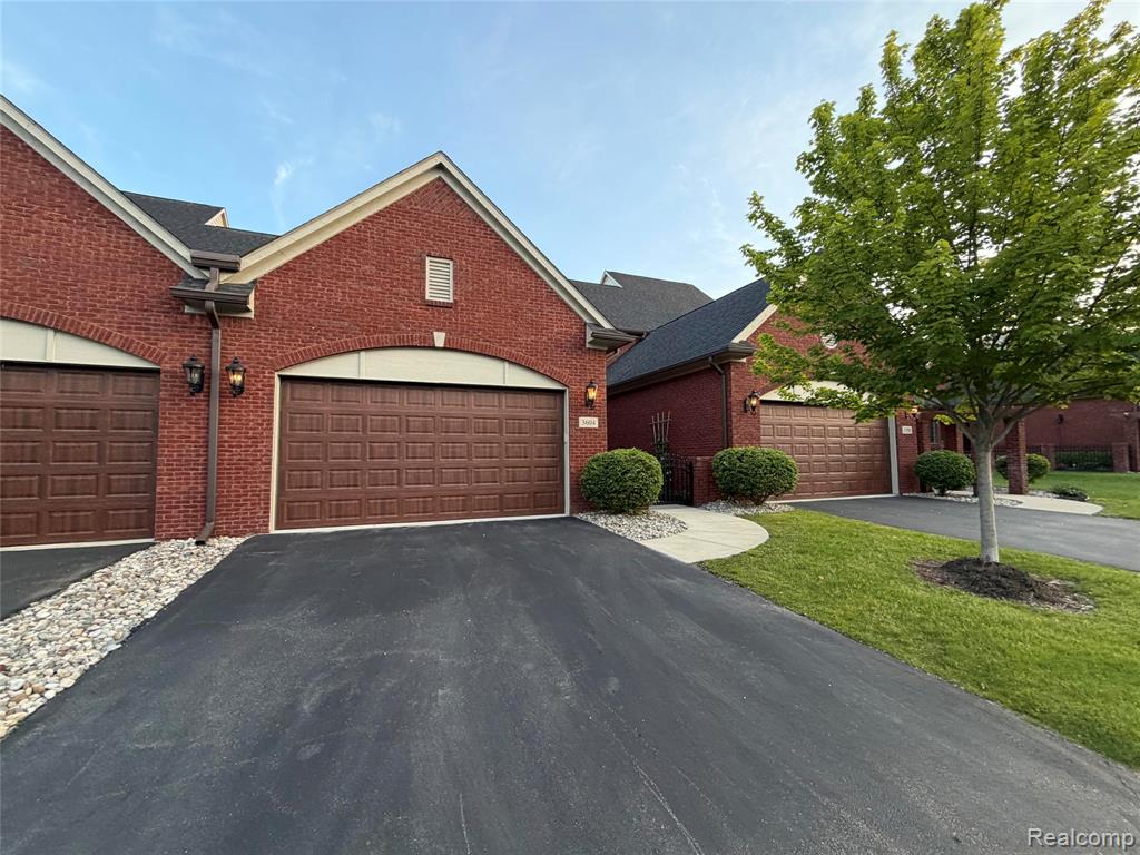 3604 Bay Harbor Drive, 78, Brighton, MI 48114 — Photo 3