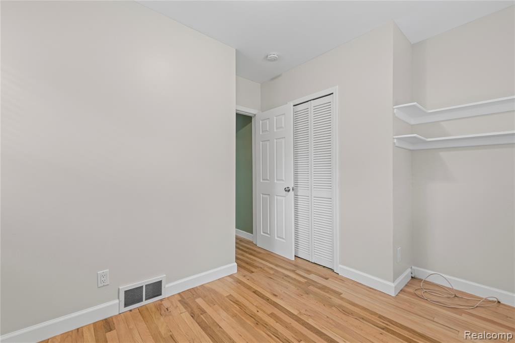4369 Richalva Court, Waterford, MI 48329 — Photo 12