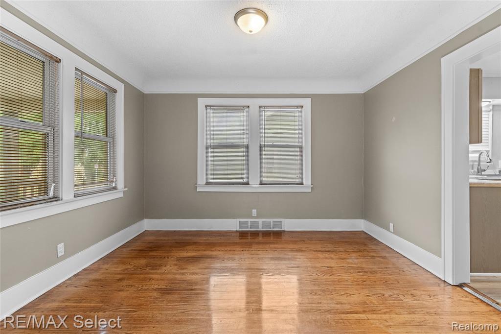 619 Frank Street, Flint, MI 48504 — Photo 13