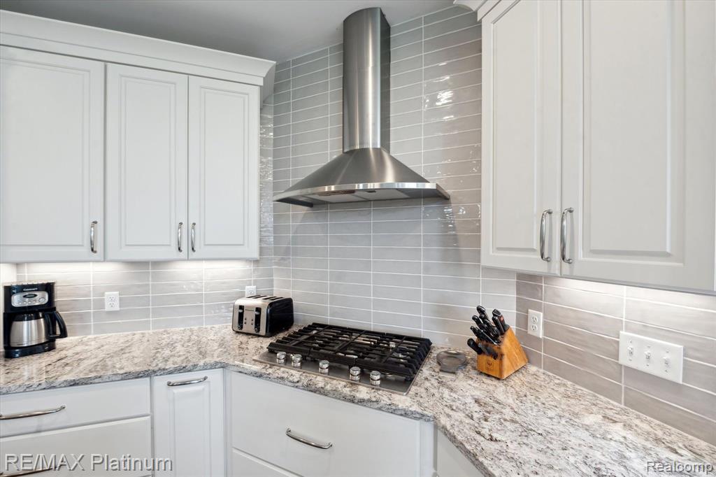 8280 Stoney Creek Drive, South Lyon, MI 48178 — Photo 14