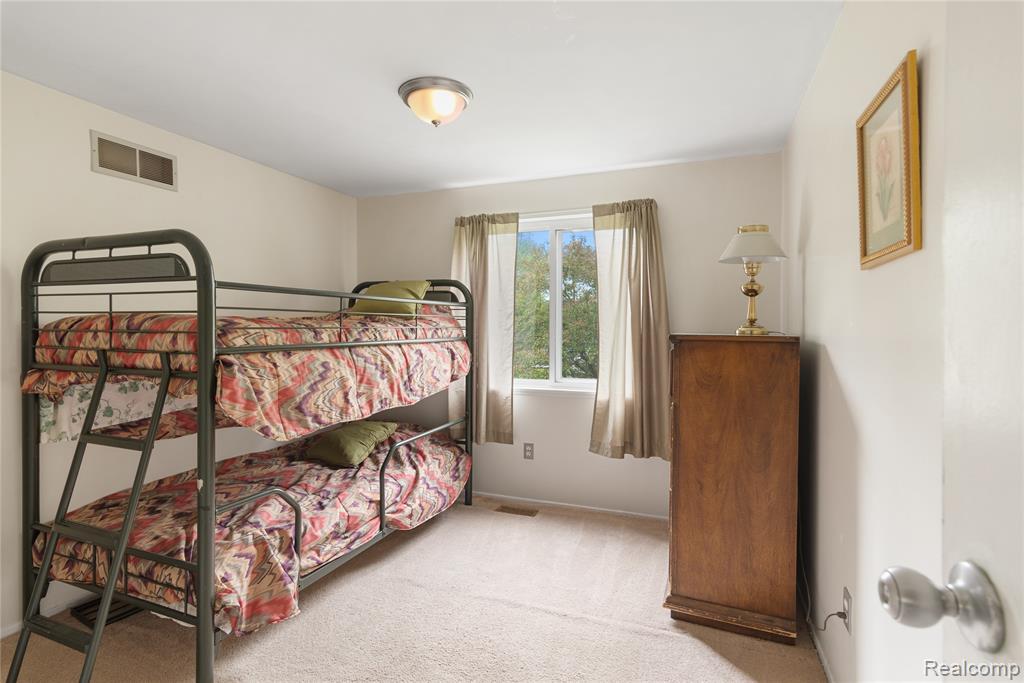 4327 Lancashire, Milford, MI 48380 — Photo 20