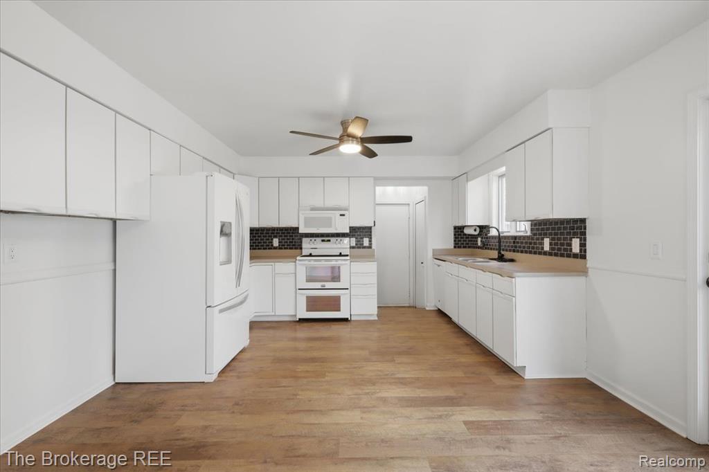 8254 Nichols Road, Gaines Vlg, MI 48436 — Photo 21
