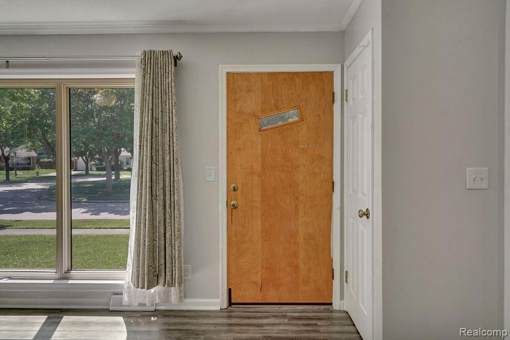 615 Lincoln Street, Lapeer, MI 48446 — Photo 2