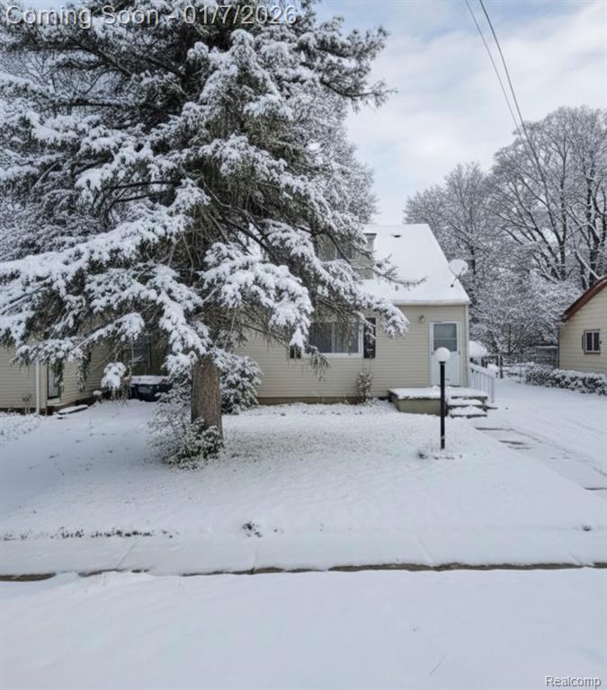 634 W York Avenue, Flint, MI 48505 — front exterior