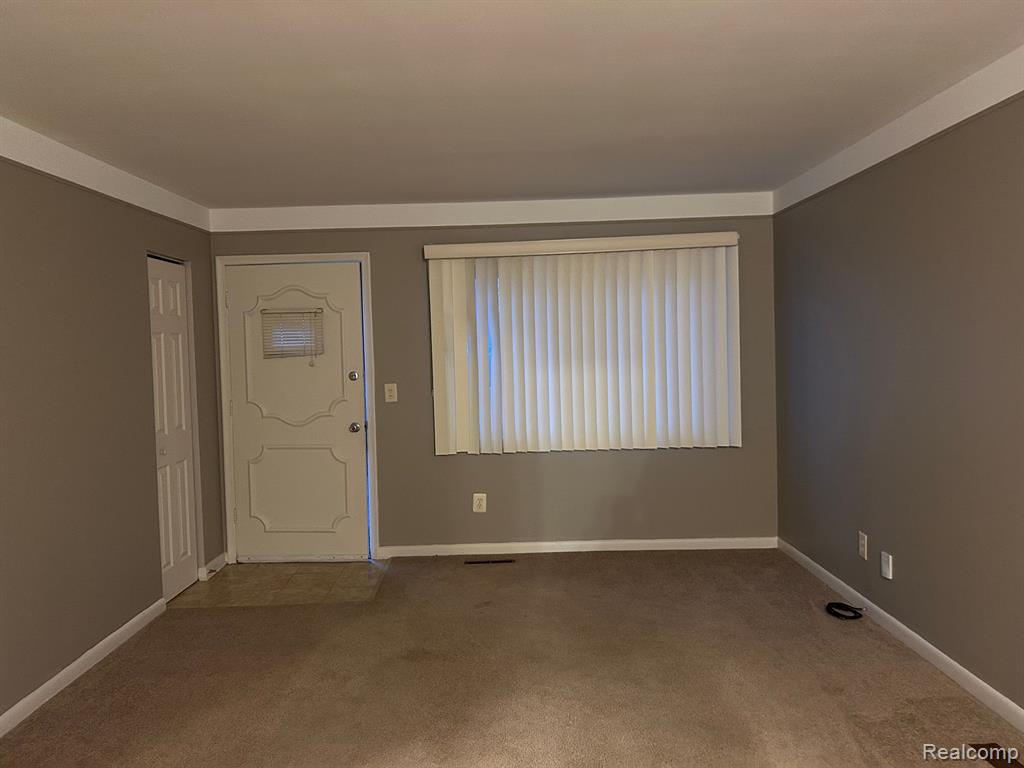 4471 CROISSANT Street, Dearborn Heights, MI 48125 — Photo 9