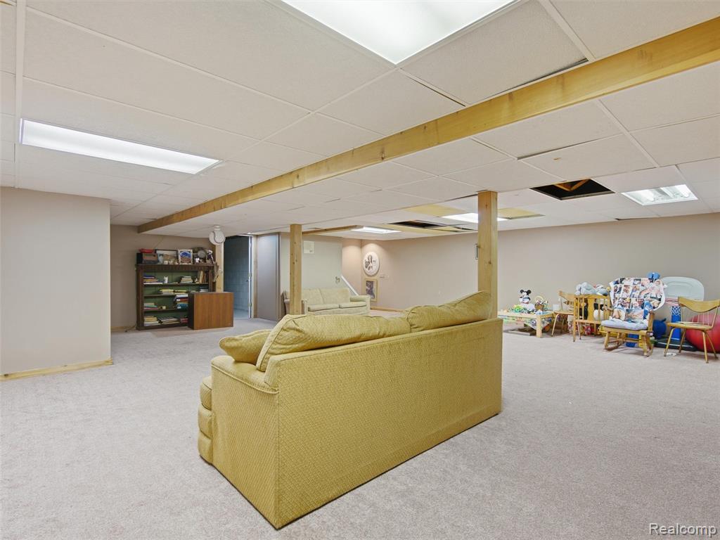 883 Briarcliff Drive, Grosse Pointe, MI 48236 — Photo 39