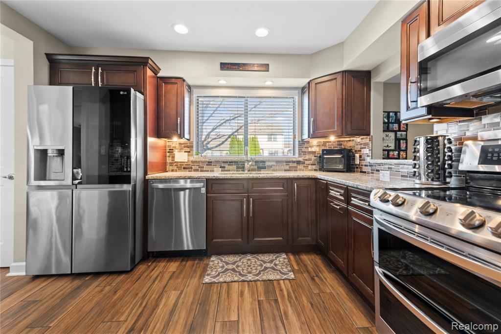 22303 Knollwood Drive, Flat Rock, MI 48134 — Photo 4