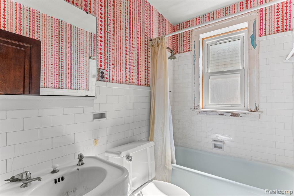 7722 MILLER Road, Dearborn, MI 48126 — Photo 17