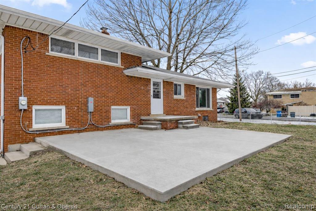 30631 Bayview Drive, Gibraltar, MI — Photo 42