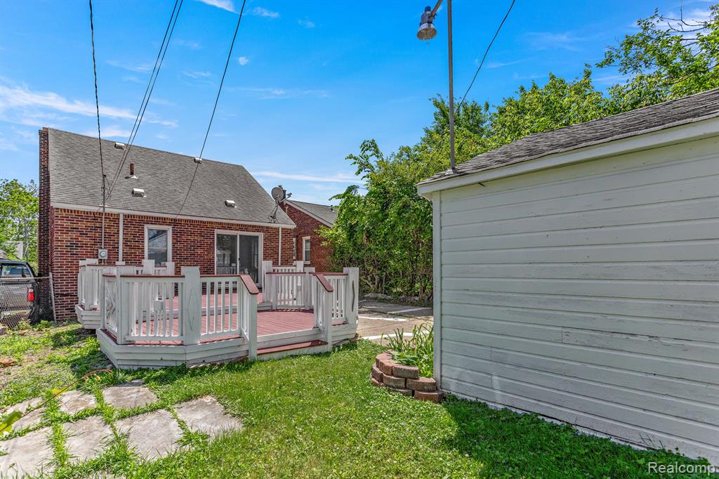 9131 WHITCOMB Street, Detroit, MI 48228 — Photo 39