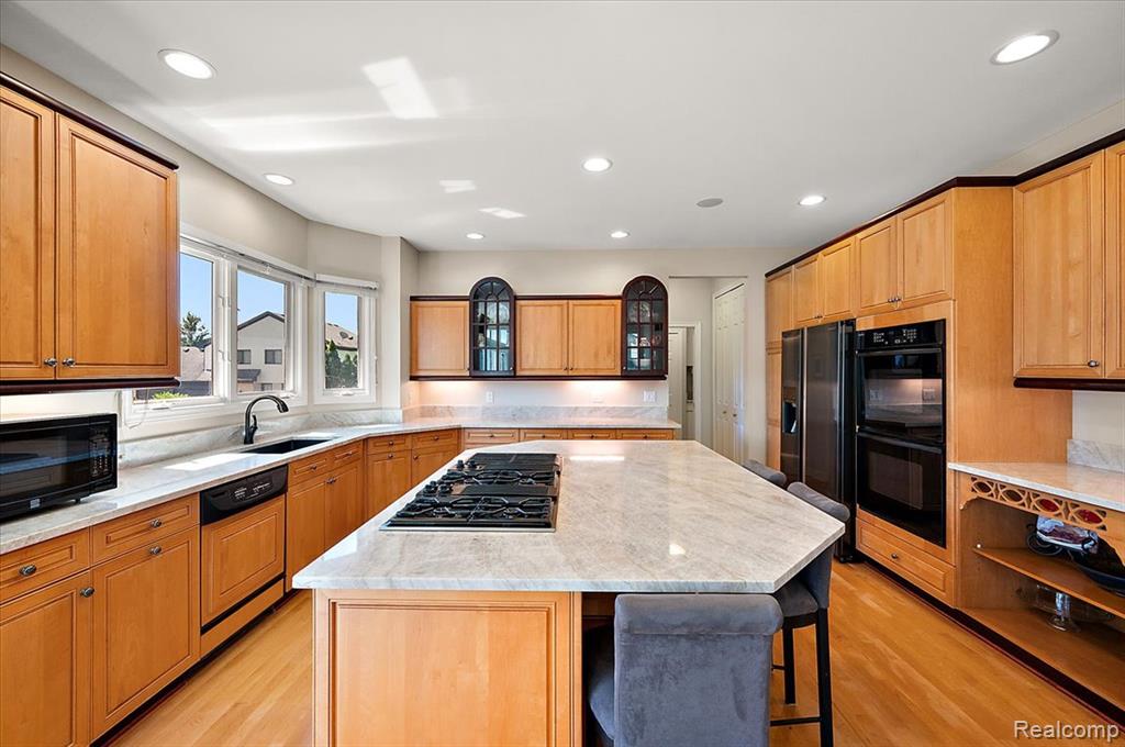 4417 Island View Drive, Waterford, MI 48328 — Photo 17