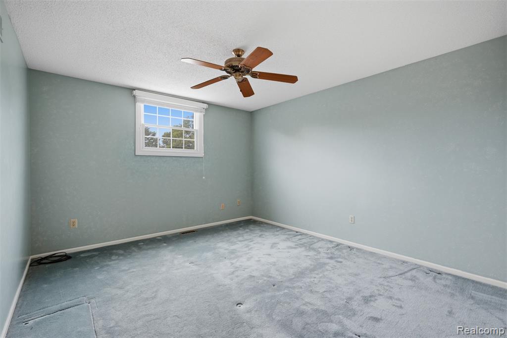 9277 Burning Tree Drive, Grand Blanc, MI 48439 — Photo 38
