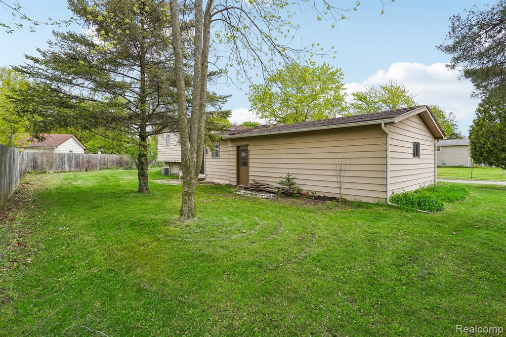 717 Murphy Court, Linden, MI 48451 — Photo 28