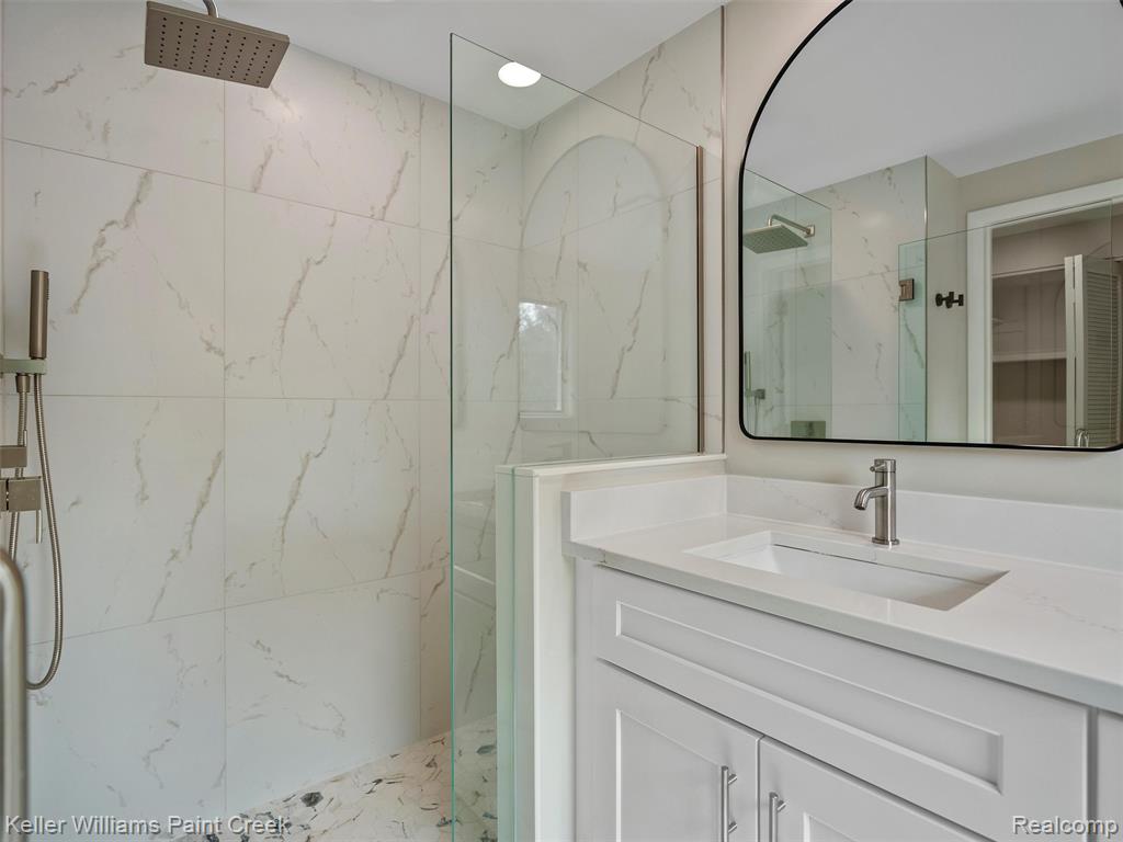 5925 Oakland Valley Drive, Rochester, MI 48306 — Photo 27