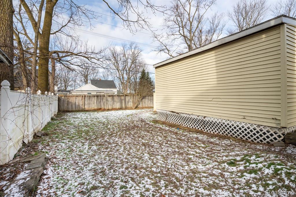 271 FAIRGROVE Street, Romeo, MI 48065 — Photo 36