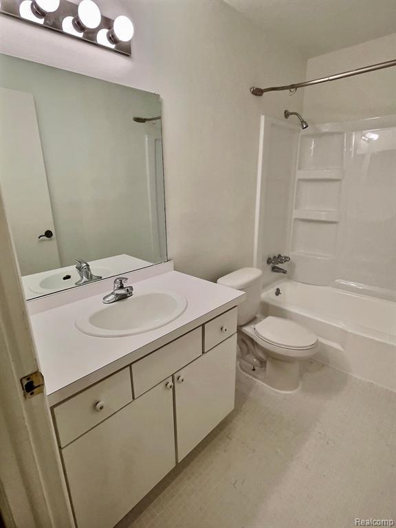 416 FOX HILLS Drive S, Bloomfield Hills, MI 48304 — Photo 18