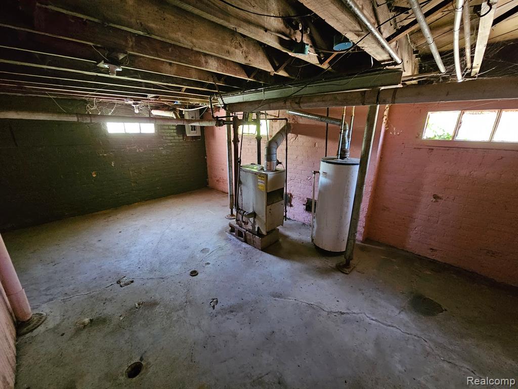 325 W NEVADA Street, Highland Park, MI 48203 — Photo 15