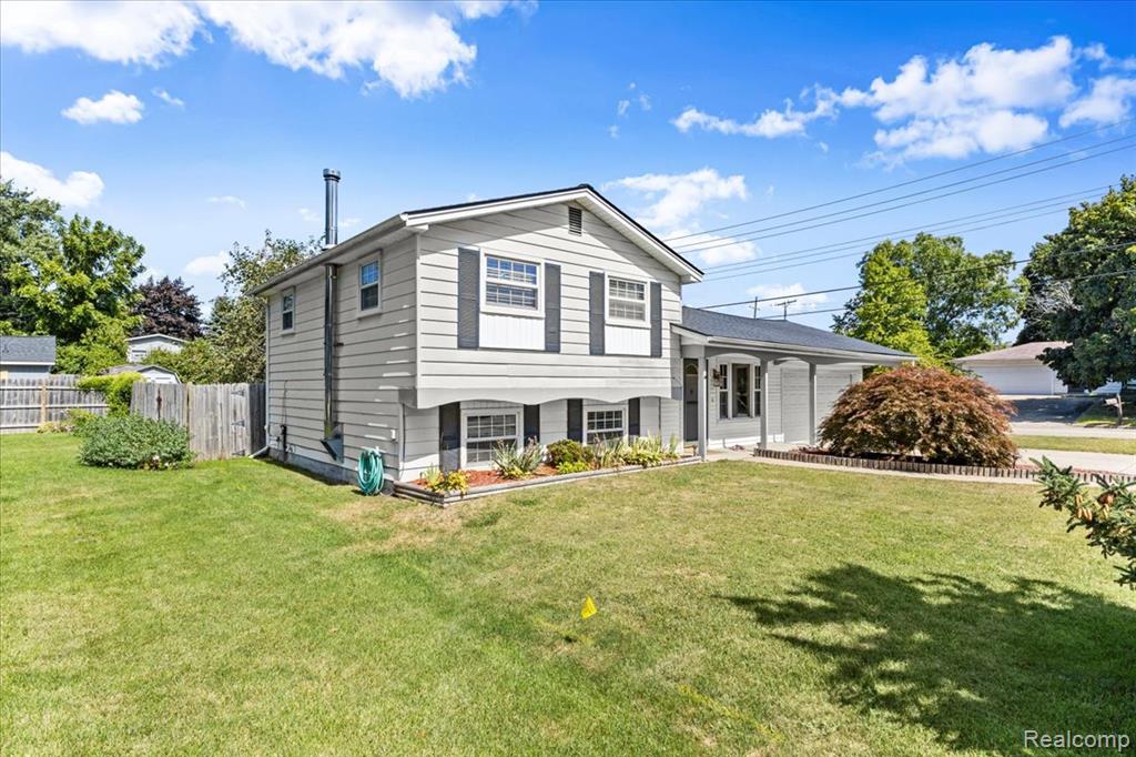 5516 Cleary Drive, Waterford, MI 48329 — Photo 2