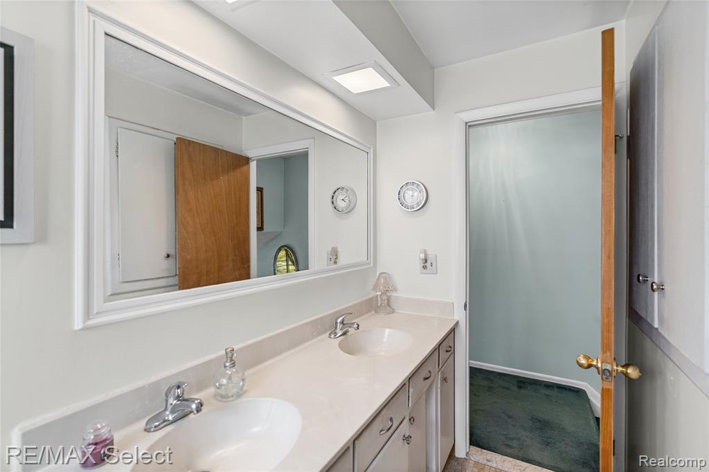 550 W Rose Center Road, Holly, MI 48442 — Photo 23