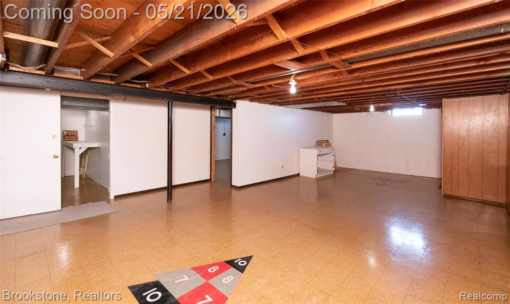 2445 Liverpool, Auburn Hills, MI 48326 — Photo 32