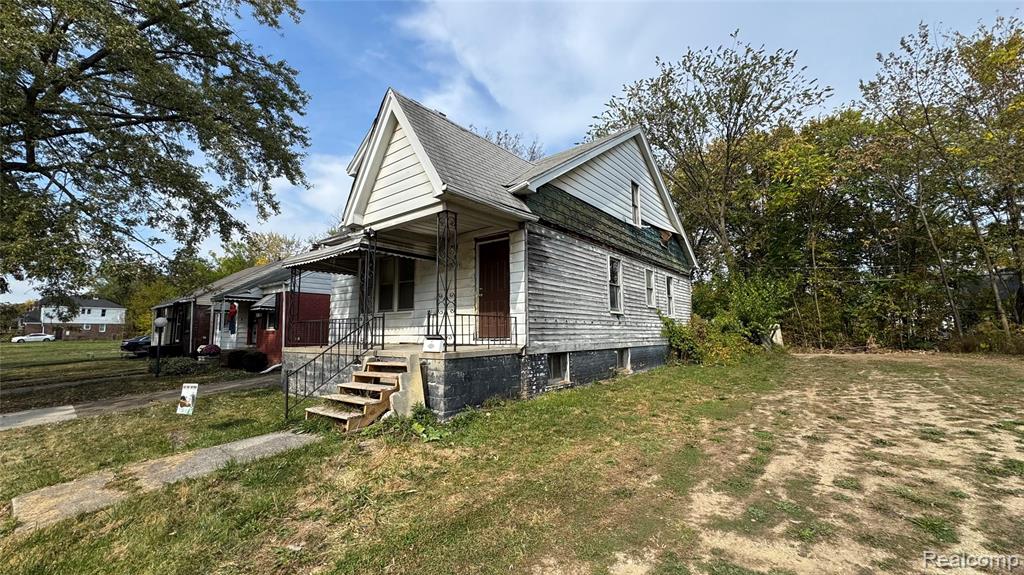 15039 Mapleridge Street - Photo 2