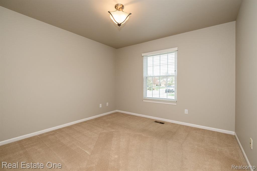 8113 SUTTON Court, White Lake, MI — Photo 5
