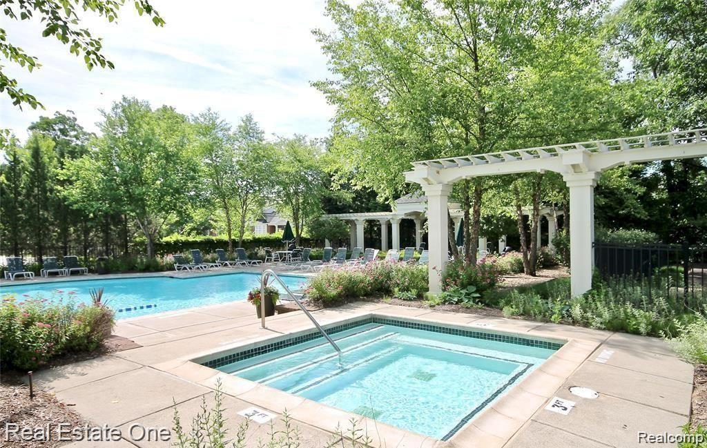 4103 CAMERON Circle, Walled Lake, MI 48390 — Photo 17