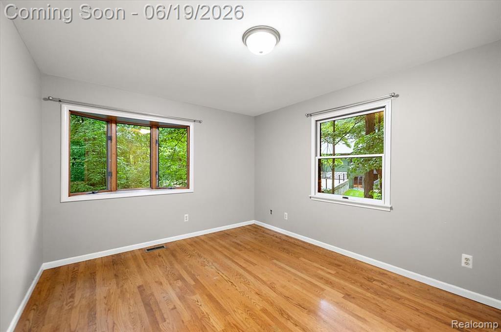 670 Rolling Acres Drive, Ortonville, MI 48462 — Photo 38