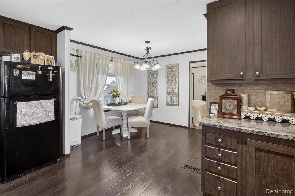 4567 Ashwood, Saginaw, MI 48603 — Photo 8