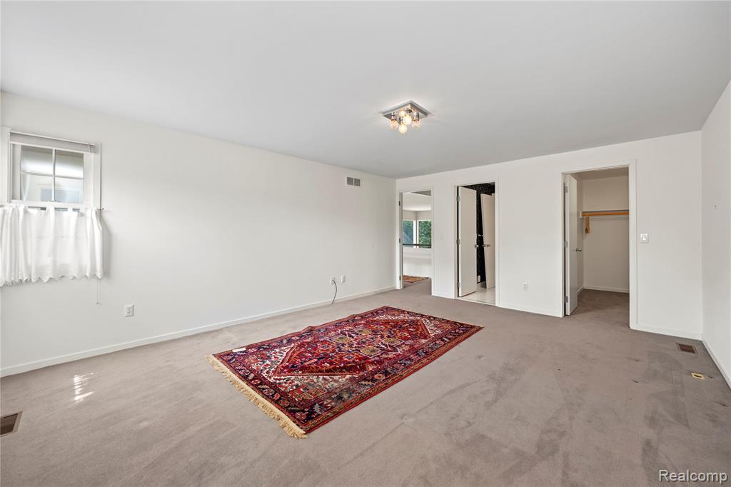 7277 Simsbury Drive, West Bloomfield, MI — Photo 32