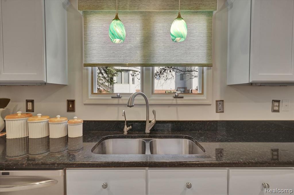 6516 Scenic Pines Court, Clarkston, MI — Photo 14