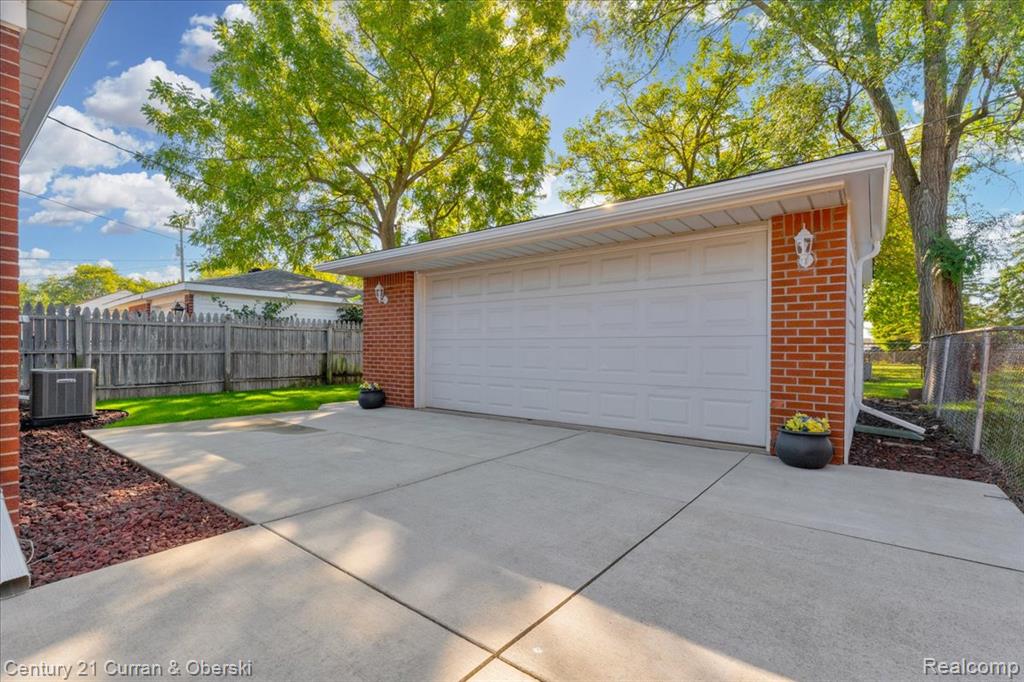 489 River Court, Lincoln Park, MI 48146 — Photo 18