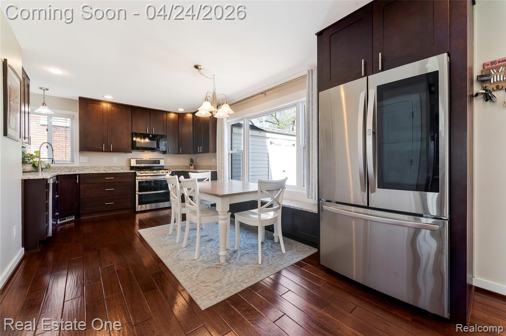 1963 Beverly Street, Sylvan Lake, MI 48320 — Photo 18