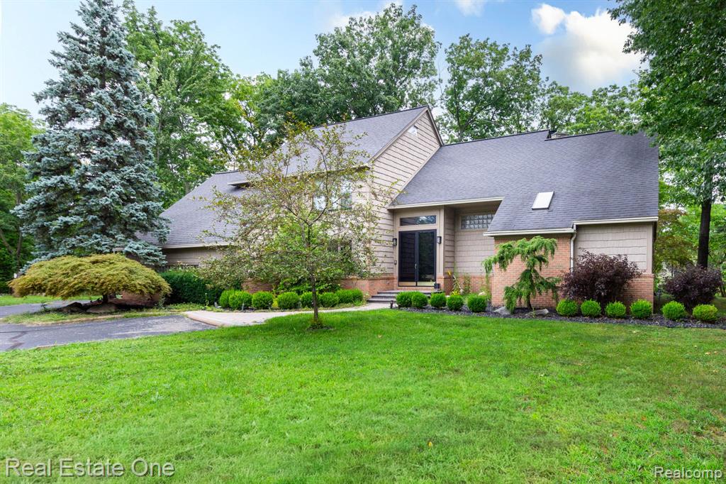 3738 Cherrywood Court, Rochester Hills, MI 48309