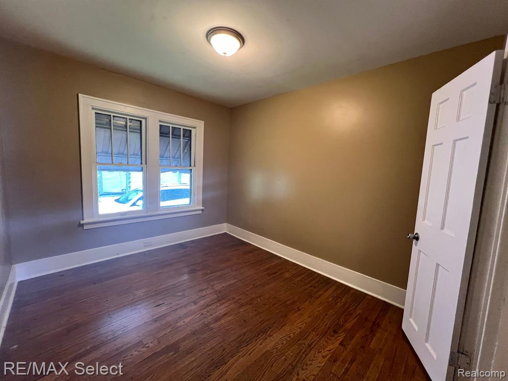 722 Perry Street, Flint, MI 48504 — Photo 14