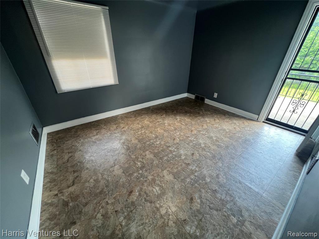 9527 E Outer Drive, Detroit, MI 48213 — Photo 24