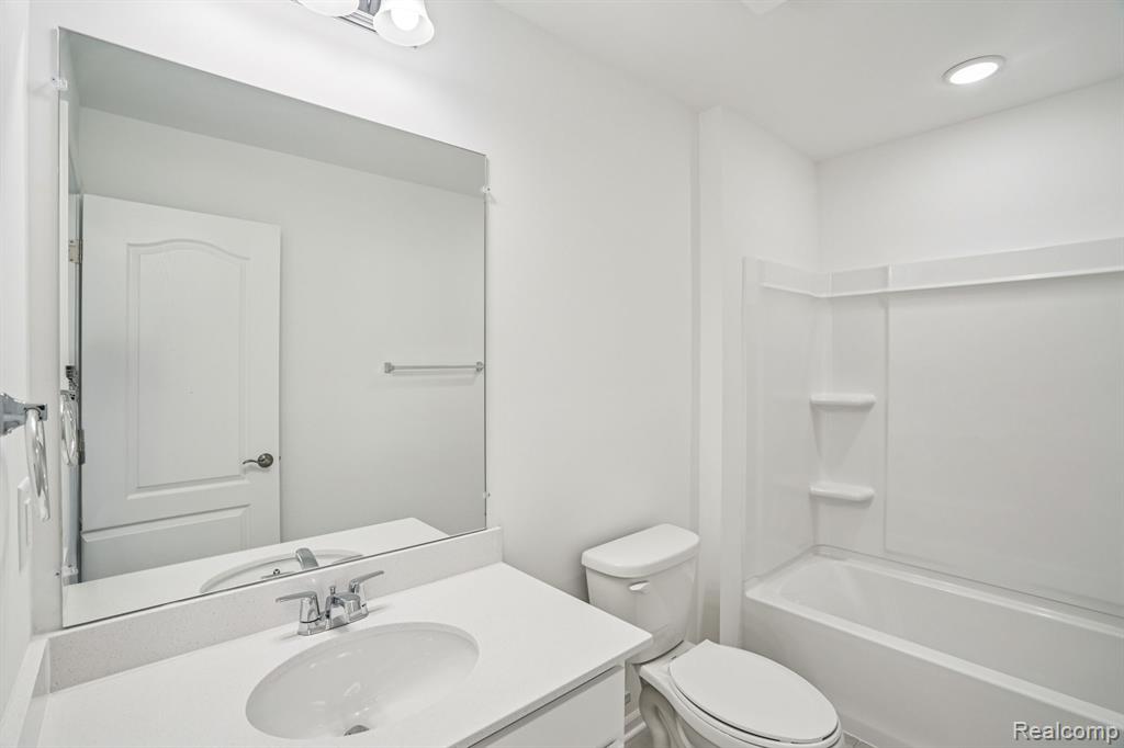 42819 Atwood Avenue, Novi, MI — Photo 24
