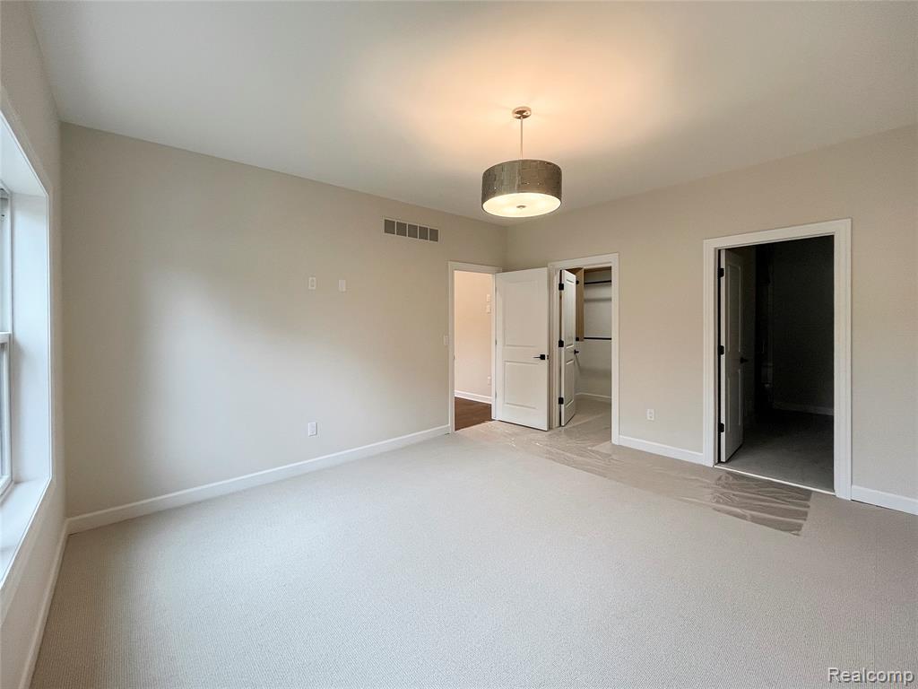575 Heritage Place, Saint Clair Shores, MI 48080 — Photo 11