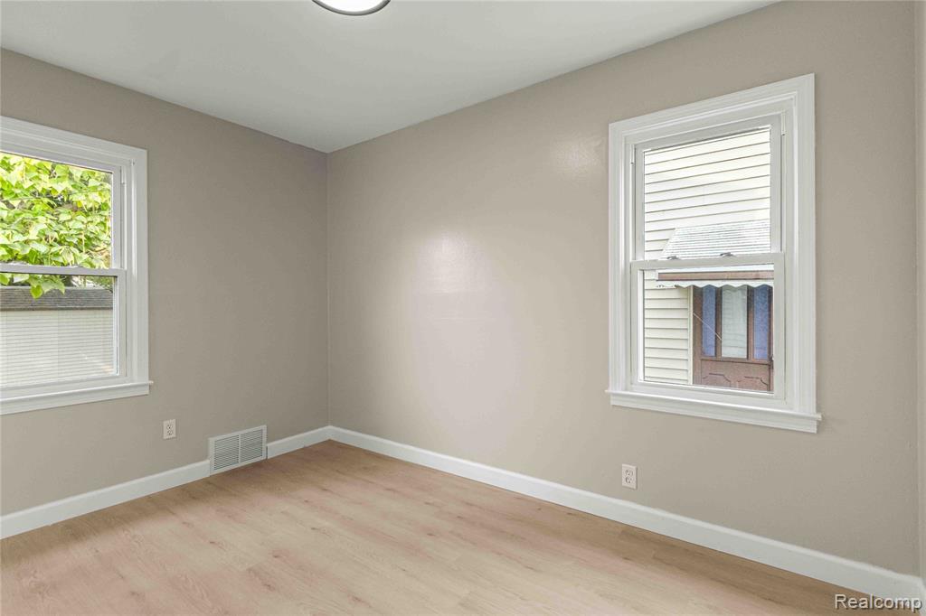 658 6th Street, Wyandotte, MI 48192 — Photo 13