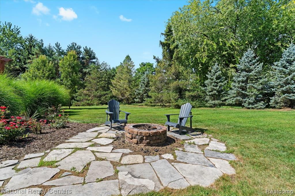 4650 Cooley Lake Road, Commerce Twp, MI 48382 — Photo 36