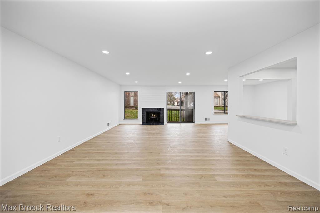 7443 Brynmawr Court, West Bloomfield, MI — Photo 9