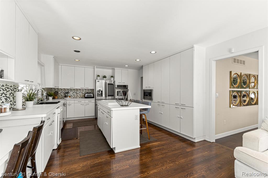 5084 Champlain Circle, West Bloomfield, MI 48323 — Photo 19